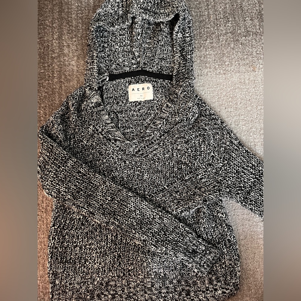 cropped sweater with hood